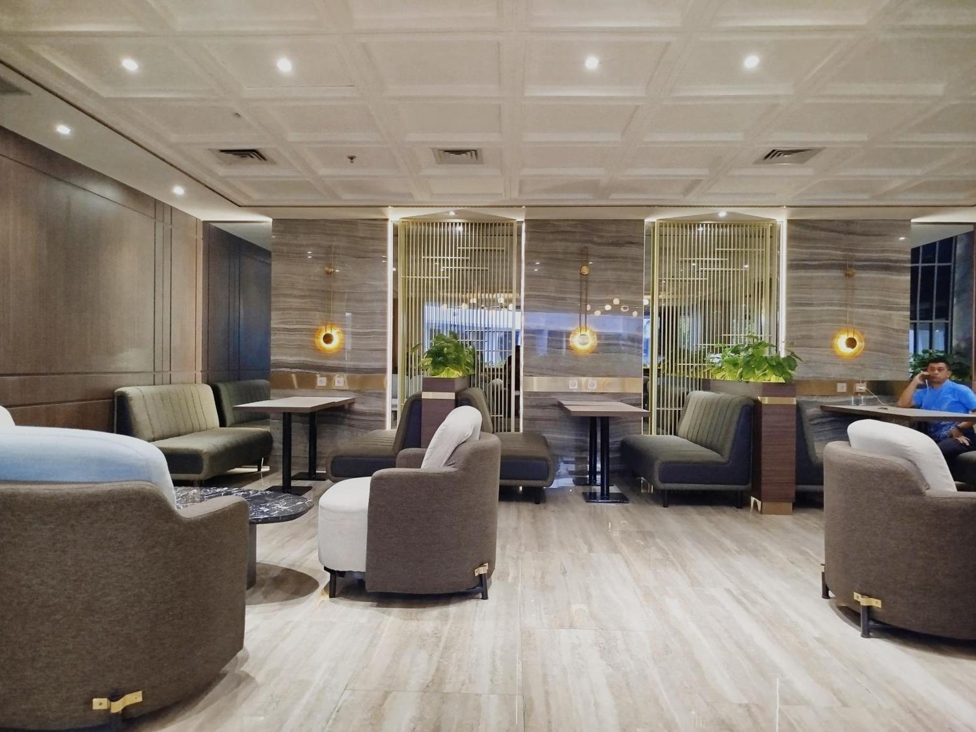 The Sun Hotel Sidoarjo Exterior foto