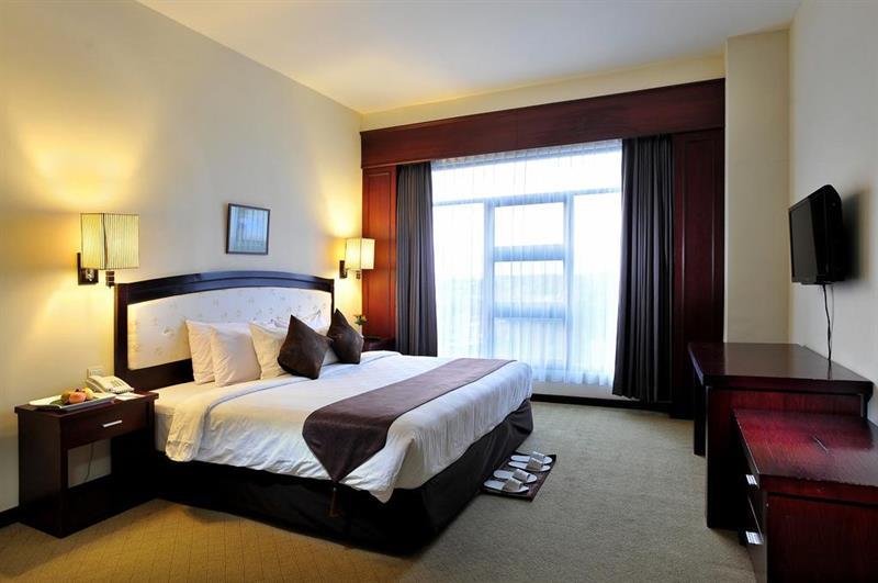The Sun Hotel Sidoarjo Exterior foto